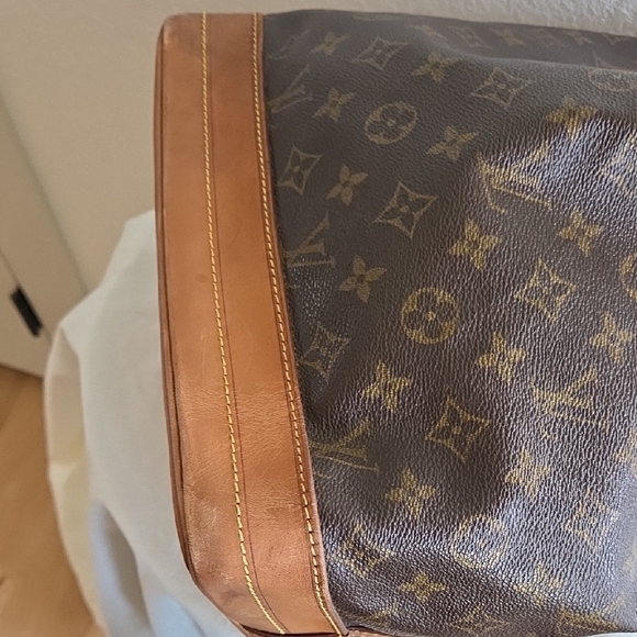 Louis Vuitton Noe Brown Monogram Bucket Bag with Tan Trim - Picture 9 of 11
